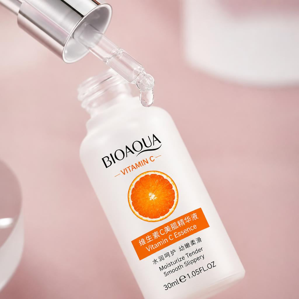 Sérum de Vitamina C BIOAQUA con gotero, primer plano
